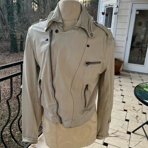 Ladies Cream Colored Leather Jacket. Size L.